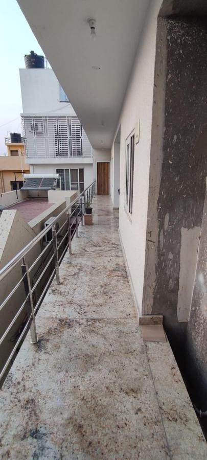 Rvr Abode -Private Rooms Bangalore Luaran gambar